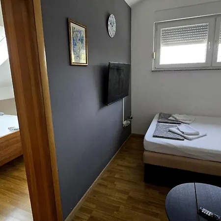 Sv. Jelena 2 Apartman *