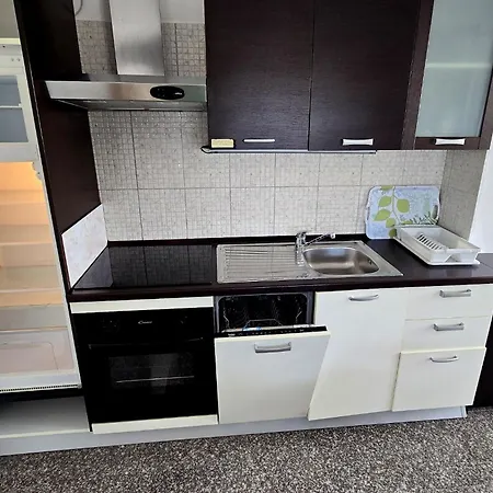Sv. Jelena 2 Apartman Pag Town