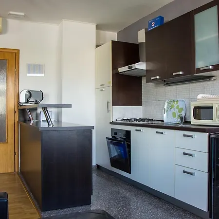 Apartman Sv. Jelena 2 *