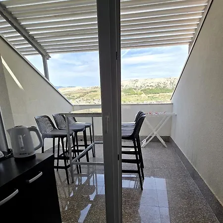 Sv. Jelena 2 * Pag Town