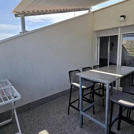 Apartment Sv. Jelena 2 *