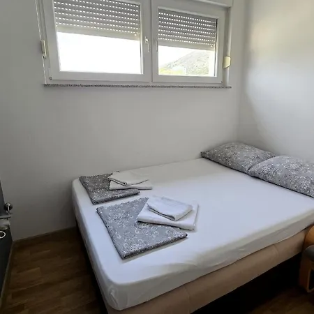 Apartment Sv. Jelena 2 *