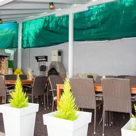 Sv. Jelena 2 Apartment *