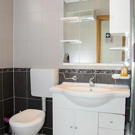 Apartment Sv. Jelena 2 *