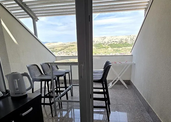 Sv. Jelena 2 * Pag Town