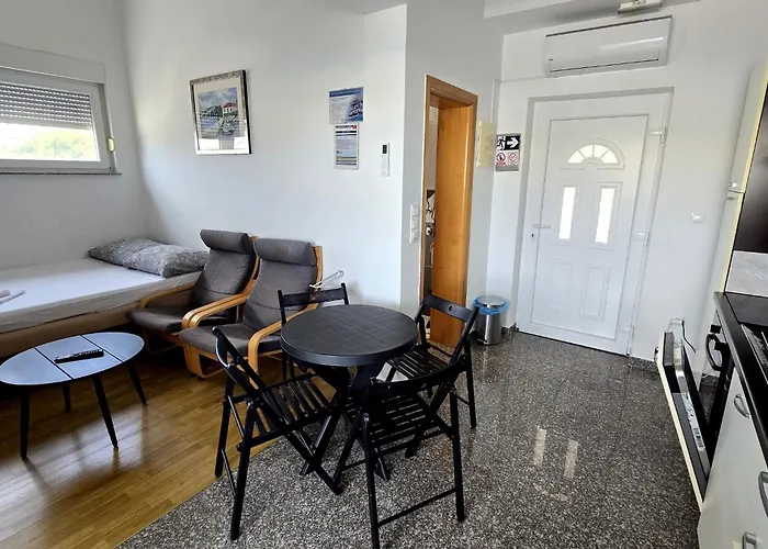 Sv. Jelena 2 Pag Town