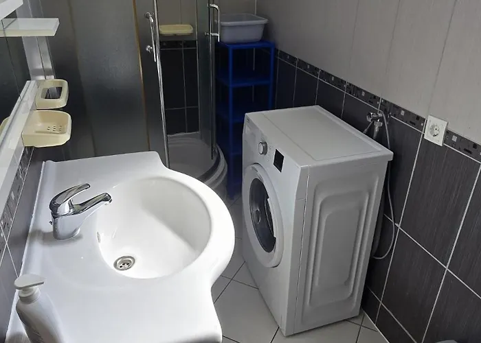 Sv. Jelena 2 * Pag Town