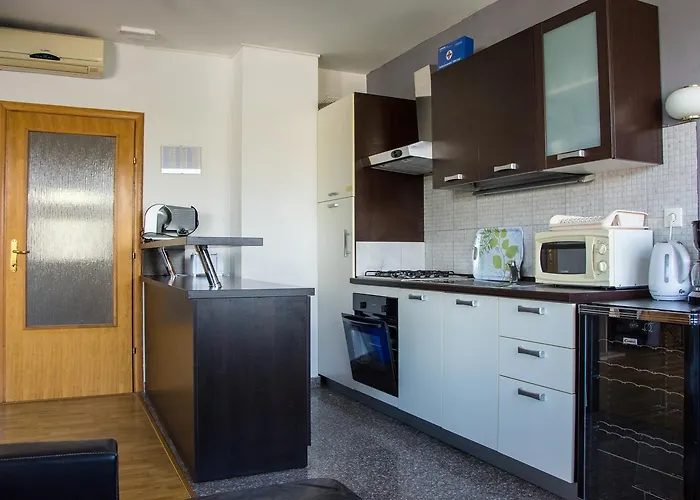 Appartement Sv. Jelena 2 *