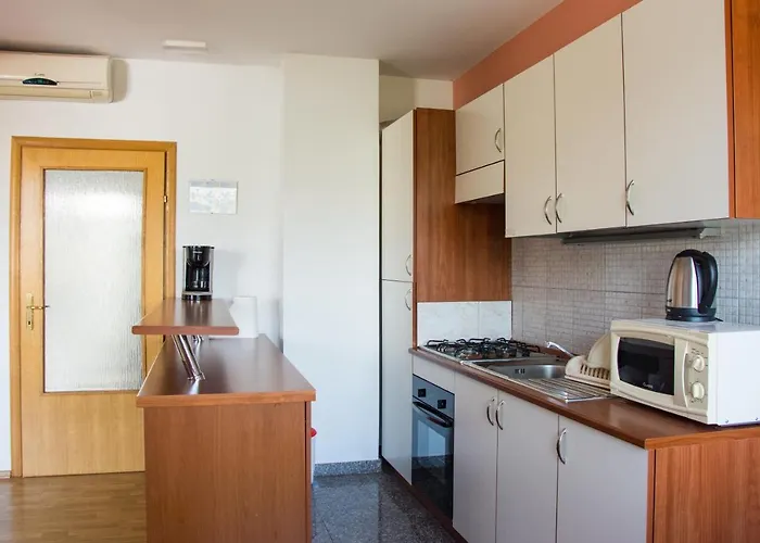 Sv. Jelena 2 Pag Town